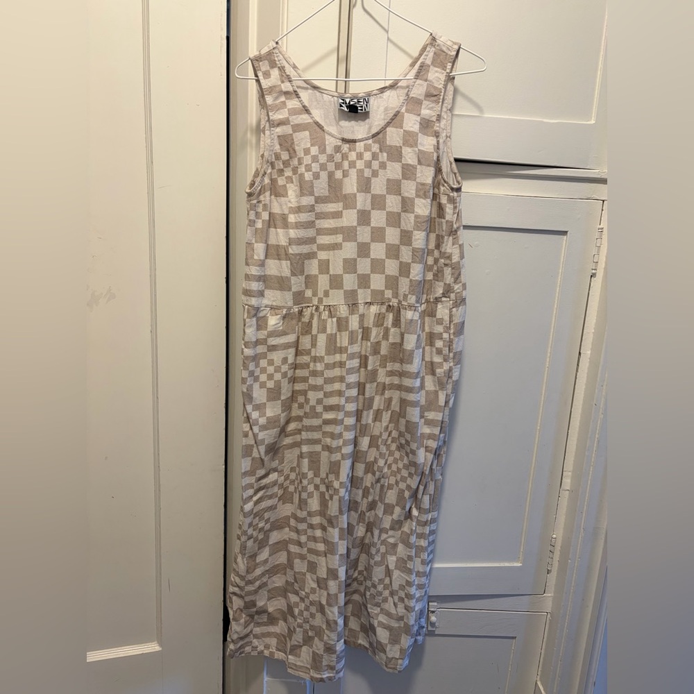 Dusen Dusen neutral linen blend check tank dress